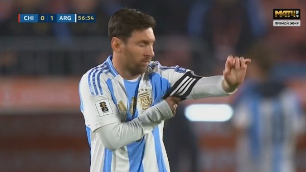 Return to the national team after half a year! In the 57th minute, Messi replaced Pas and made a debut, wearing the captain s armband.
