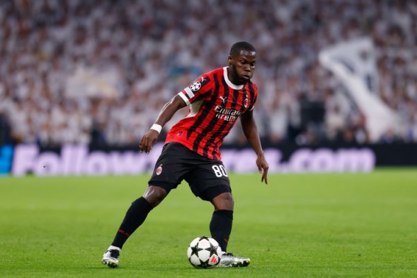 Milan still needs to introduce a right back and center, if Moussa is sold, it will also introduce a midfielder